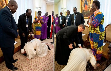 Papa liderlərin ayaqlarından öpdü – VİDEO,FOTO