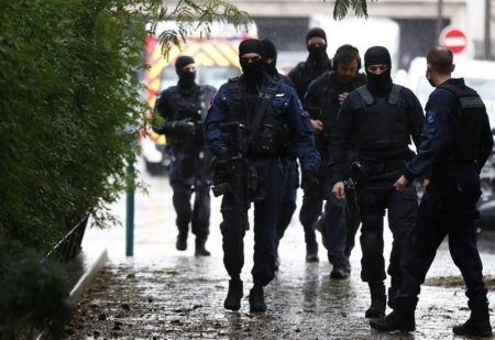 Массовая эвакуация в Париже - угроза взрыва