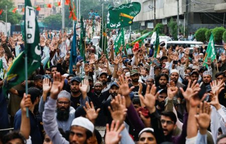 Pakistanda xalq ayağa qalxdı: Fransa səfirinin ölkədən qovulması tələb olunur