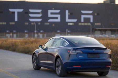 “Tesla” yüzminlərlə elektromobilini geri çağırır - SƏBƏB