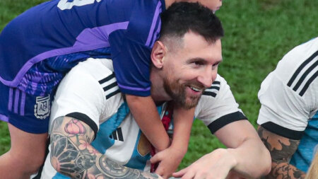 Messi qol vurarkən meydanda 13 argentinalı olub (FOTO)