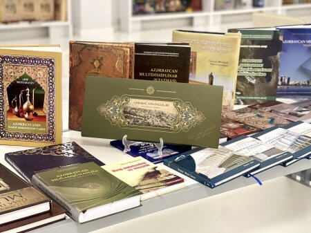 MEK-də Beynəlxalq Mədəniyyət Günü ilə əlaqəli  kitab sərgisi keçirilir