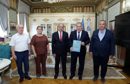 AMEA-da Şəki Regional Elmi Mərkəzinin gələcək fəaliyyətinə həsr olunmuş müşavirə keçirilib