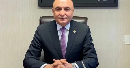 Millət VƏKİLİNİ  BIÇAQLA AĞIR YARALADILAR-VİDEO