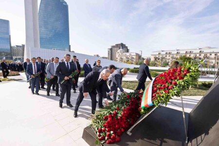 “AzerGold” QSC və törəmə şirkətlərinin kollektivi Vətən müharibəsi şəhidlərinin xatirəsini yad edib