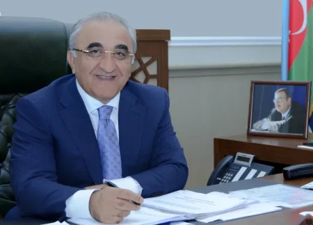 "İnanıram ki, yalnız təhsil müddətinin azaldılması ilə təhsilin "sıçrayışlı" inkişaf etməyəcəyini və təhsildə "hər şeyin düzəlməyəcəyini" hamı qəbul edir"-Rektor açıqlama verdi