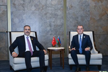 Ceyhun Bayramov Hakan Fidanla Azərbaycan-Türkiyə münasibətlərini müzakirə edib