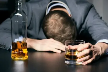 Spirtli içkinin orqanizmə təsiri barədə ŞOK XƏBƏRDARLIQ