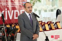"256 mənzilin jurnalistlər arasında bölüşdürülməsi məsələsinə baxılacaq" - Əli Həsənov