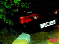 Şirvanda sərxoş sürücü maşını ağaca çırpdı: 2 yaralı