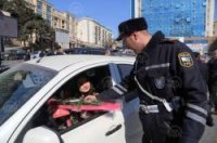 Azərbaycan polisindən qadınlara sürpriz - FOTO