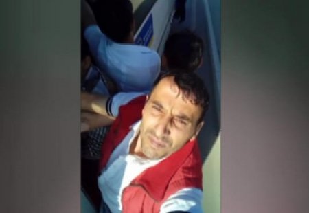 Avtobus sərnişininin təhlükəli selfisi - Video