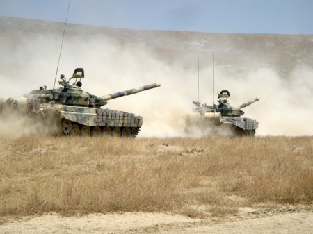 Azərbaycan savaş hazırlığında, müsir silahlar alınb 