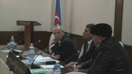 36 NƏFƏRDƏN İBARƏT  6 KÖÇKÜN AİLƏSİNİN EVLƏRİNİ MƏMURLAR DAĞIDIR- BU İŞƏ ƏDLİYYƏ NAZİRİNİN MÜAVİNİ AZƏR CƏFƏROVUN RƏHBƏRLİK ETDİYİ BİLDİRİLİR
