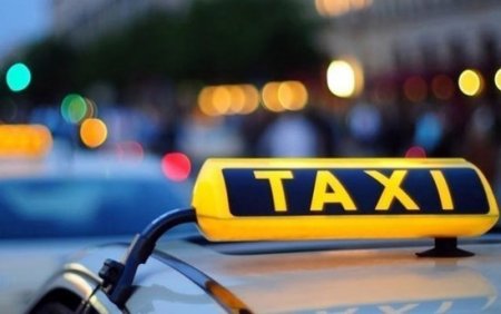 Azərbaycanlı taksi sürücüsü yatmış sərnişini zorladı