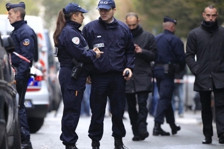 Fransa polisi onlarla çeçeni reketliyə görə saxlayıb