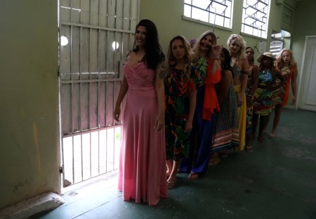 Həbsxana qadınları arasında gözəllik yarışması-fotolar