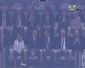 Prezident İlham Əliyev və xanımı Bakı Olimpiya Stadionunda final oyununa baxıb - Foto
