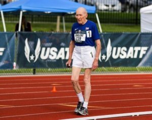 96 yaşlı kişi 5000 metr məsafəyə qaçışda dünya rekorduna imza atdı
