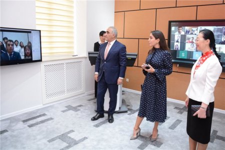 Heydər Əliyev Fondunun vitse-prezidenti Leyla Əliyeva UNEC-də distant dərsləri izləyib - FOTOLAR