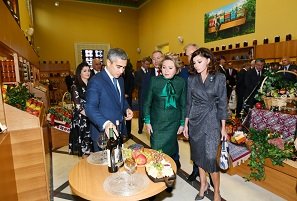 Mehriban Əliyeva Moskvada “Azərbaycan” pavilyonunun açılışında iştirak edib (FOTOLAR)