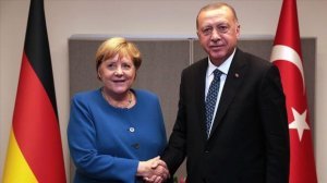 Ərdoğan və Merkel Türkiyə-Aİ münasibətlərini müzakirə etdilər