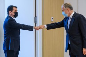 Hikmət Hacıyev Brüsseldə NATO Baş katibinin müavini ilə görüşdü