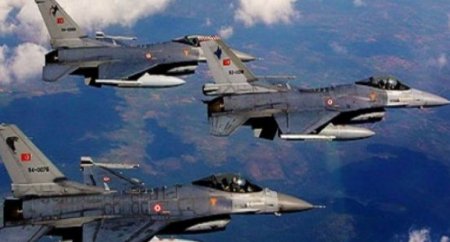 Türk F-16-ları Polşa səmasında-VİDEO