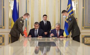Türkiyə və Ukrayna arasında müdafiə sahəsində tarixi sənəd imzalandı