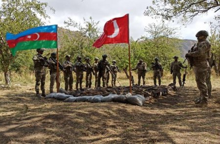 Türkiyə hərbçiləri Laçında — FOTOLAR