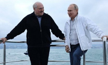 Putinlə Lukaşenko SSRİ-ni “xortladır” – Qərb postsovet məkanını Rusiyaya hədiyyə edib?