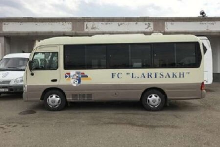 Polisimizin erməni bayrağını sildiyi avtobus görün kimin imiş - VİDEO