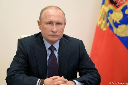 "AUKUS regional sabitliyi pozur" - Putin