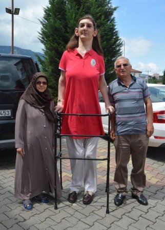Türkiyəli xanım “Ginnesin Rekordlar Kitabı”na düşdü - FOTO