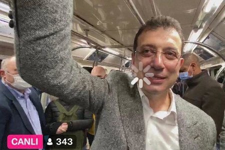 Əkrəm İmamoğlu "metroda internet var" dedi və canlı yayın açdı: Şəbəkə itdi