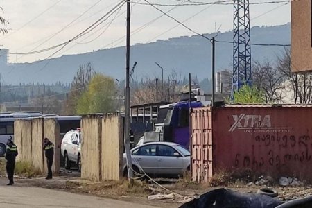 Saakaşvilinin tərəfdarları məhkəmə binasını mühasirəyə aldılar -YARALANANLAR VAR