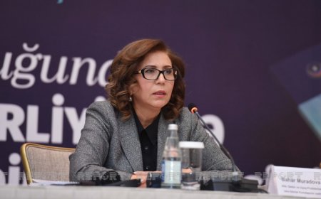 Bahar Muradova: 