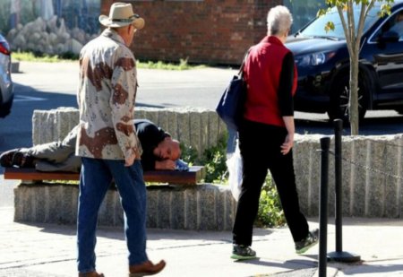 Milyonçu “Bomj” oldu: Hokkeyçinin heyrətamiz hekayəsi - FOTO - VİDEO