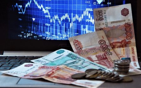 Rusiyada gecə saatlarında dollar bahalaşdı