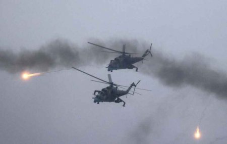 K-52 helikopterləri Ukrayna texnika karvanını vurdu - VİDEO / FOTO