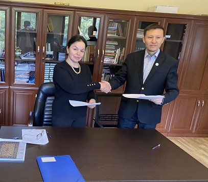 Elm Tarixi İnstitutu və Qazaxıstanın Şərqşünaslıq İnstitutu arasında memorandum imzalanıb