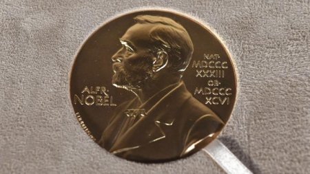 Rusiyalı jurnalist Nobel medalını 103 milyon dollara hərraca çıxardı - FOTO
