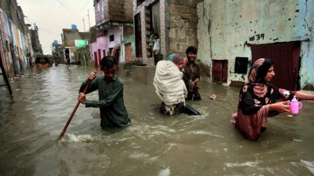Pakistanda leysan yağışları: 290 nəfər öldü