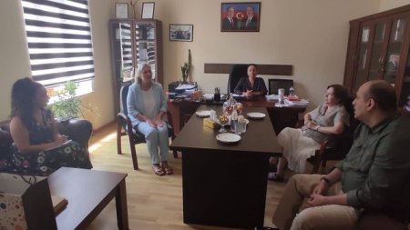 Elm Tarixi İnstitutunda Rusiyalı İnstitut direktorunun iştirakı ilə dəyirmi masa keçirilib
