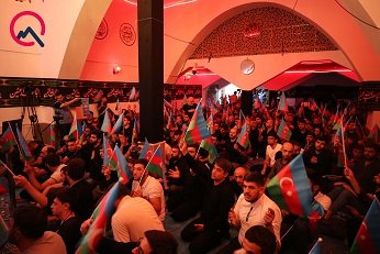 İbadətə Azərbaycan bayrağı ilə qatıldılar... - Məşədi Dadaş məscidindən FOTOLAR