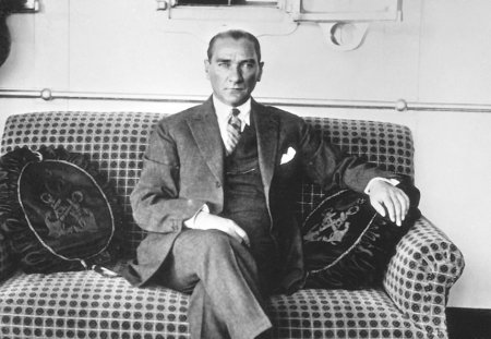 Mustafa Kamal Atatürkün vəsiyyəti: “Bankdakı pullarımı...”