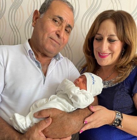 Bakıda 57 yaşlı qadın 15 il sonsuzluqdan sonra ana olub - FOTO