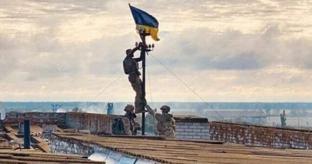 Xarkovda Ukrayna bayrağı QALDIRILDI