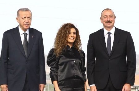 Çinarə Prezidentin onu səhnəyə dəvət etməsindən danışdı - VİDEO