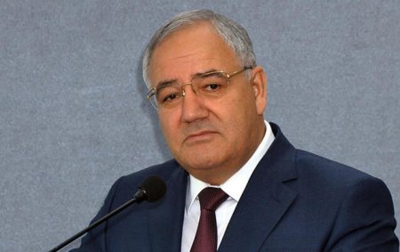 İcra başçısı tender qaydalarını belə pozdu - Ağdamda bayraq müəmması